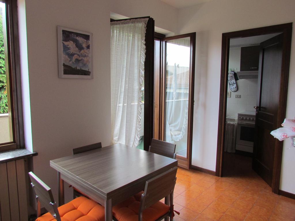 Appartamento Bilocale Dante Stresa Rum bild