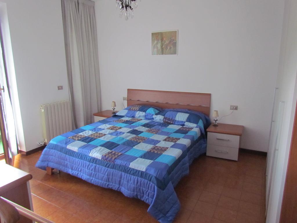 Appartamento Bilocale Dante Stresa Rum bild