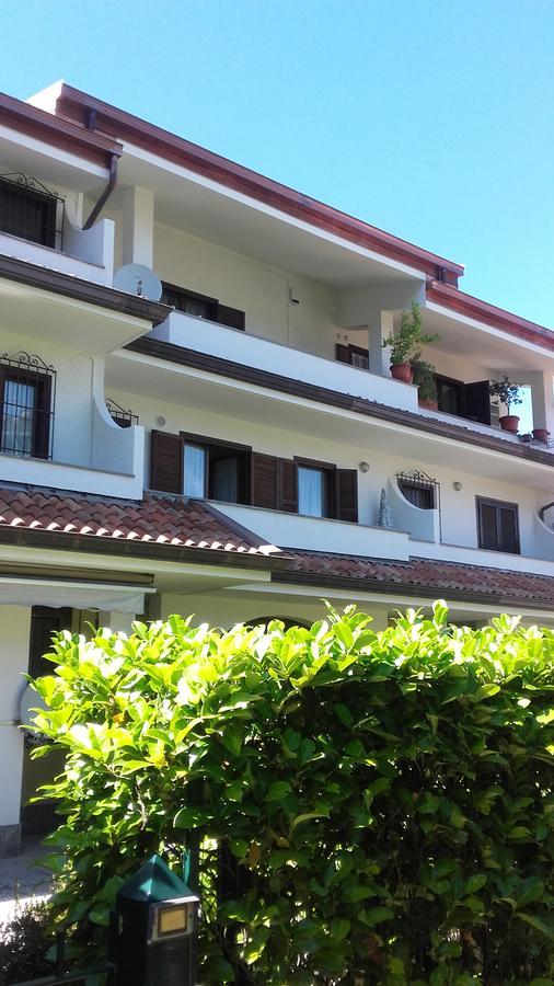 Appartamento Bilocale Dante Stresa Exteriör bild